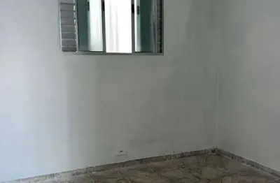 Casa com 2 quartos para alugar na Rua Sabiá-Laranjeira, 737, Jardim Helena, São Paulo