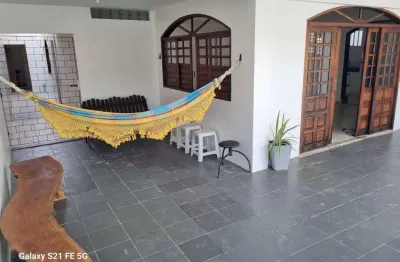 Casa em condomínio com 4 dormitórios sendo 2 suítes + wc de serviço - 320m² em jacarecica