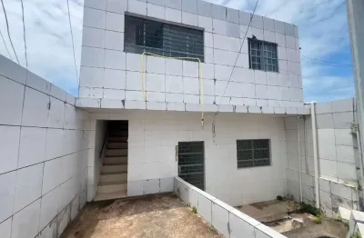 Casa térreo com 3 dormitórios sendo 2 suítes disponível no bairro do farol - 100m²