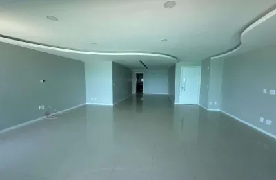 Apartamento de alto padrão disponível para locação no bairro de guaxuma com 4 suítes - 239m²