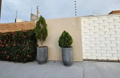 Casa com 2 dormitórios sendo 1 suíte em condomínio fechado em marechal deodoro - 115m²
