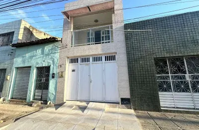 Casa duplex com 3 dormitórios sendo 1 suíte no bairro do prado - 130m²