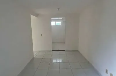 Apartamento com 2 dormitórios localizado no bairro do benedito bentes - 45m²