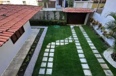 Casa com 5 dormitórios sendo 2 suítes no bairro da ponta verde - 384m²