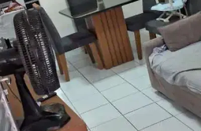 Casa em condomínio fechado com 2 dormitórios sendo 1 suíte no bairro do santos dumont - 50m²