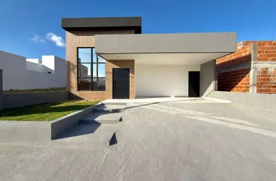 Casa em condomínio fechado com 3 dormitórios sendo 1 suíte e 1 reversível - 110m²