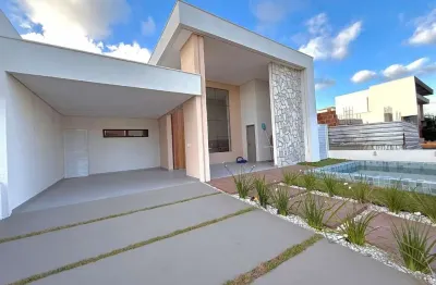 Casa com 3 dormitórios sendo 1 suíte + Piscina Privativa em Marechal Deodoro - 150m²