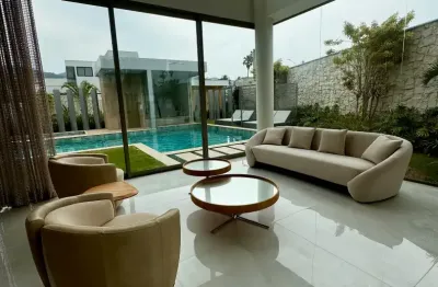 Casa alto padrão, com 6 dormitórios e 6 suítes, à venda, em jardim acapulco.