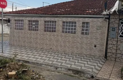 Casa com 2 quartos à venda na Rua Particular Esportista Ademilson Coelho, 60, Cidade Ocian, Praia Grande