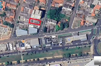 Terreno de 360 m², fica na rua em frente ao pátio sabiá