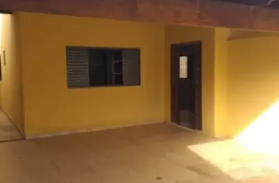2 casas, com aproximadamente 130 m² e 100 m², em terreno de 250 m², no jardim patrícia.