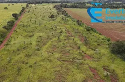Sitio com 9.37 hectares muito próximo a uberlândia mg ao lado de uma rodovia !