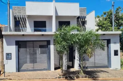 Lindo sobrado com 130 m² de área construída em terreno de 125 m² !
