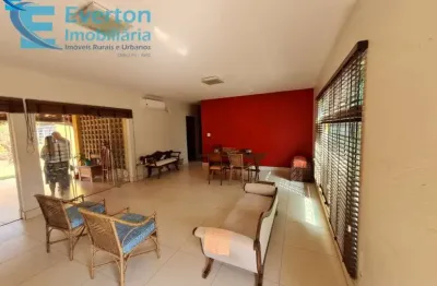 Casa térrea de 240 m², em terreno de 1285 m², na zonal sul.