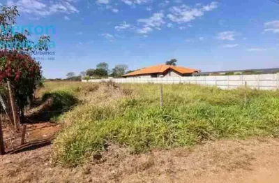 Chácara com uma área de 2.000 m² próximo de uberlândia, apenas 23km via asfaltada, condomínio cruz branca