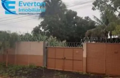 Chácara a 18 km do centro de uberlândia, 1000 m2, murada, com concertina, câmeras de segurança, internet fibra ótica, toda plantada no quintal