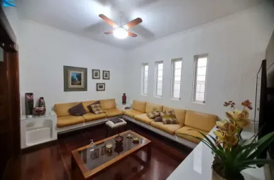 Casa c/ 250m², terreno 360m², 3 quartos 1 suite, 3 salas, 3 banheiros, 2 vagas garagem, salão de festa, piscina com aquecimento solar