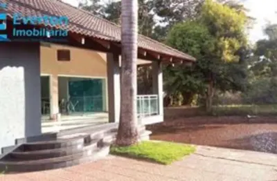 Chácara ao lado do praia clube, área 4.575 m², área construída 130 m², 2 quartos, 1 suite, área gourmet ampla, piscina, banheiros m e f, lago e pomar.