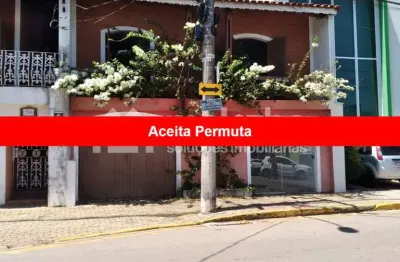Casa com 3 quartos à venda no centro, jarinu  por r$ 750.000