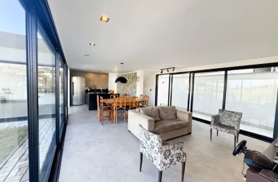 Linda casa de esquina no condomínio estrela alta, seu novo lar aguarda sua visita!!!