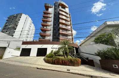 Amplo apartamento 3 quartos, duas vagas e elevador por apenas $649.900,00