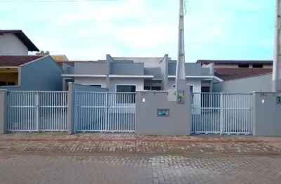 Geminado térreo com 71m2 e espaço aos fundos sendo 1 suíte + 1 quarto