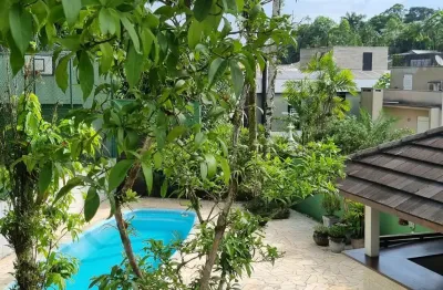 Excelente sobrado no residencial orleans, com área de lazer incluindo quadra de esportes, lago com carpas, piscina e quiosque