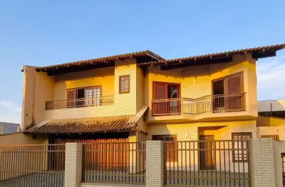 Sobrado com 3 quartos no saguaçu com excelente localização, próximo ao colégio bom jesus
