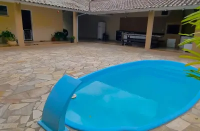 Sobrado no floresta com 4 quartos e piscina ( estuda permuta )