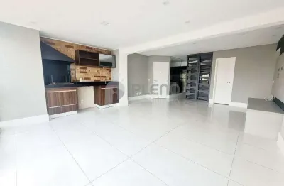 Apresentado em um condomínio de alto padrão, este apartamento de 92 m² em santana