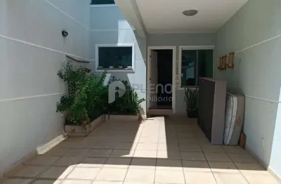 Casa com 3 quartos à venda na Rua Alexandre Azevedo, 51, Vila Mazzei, São Paulo