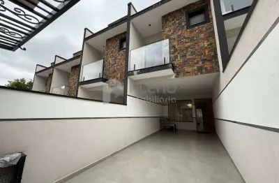 Casa com 3 quartos à venda na Rua Enéias Bastos e Souza, 116, Jardim Picolo, São Paulo