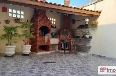 Sobrado residencial com área de 260,00 m²com 3 dormitórios sendo 1 suíte.