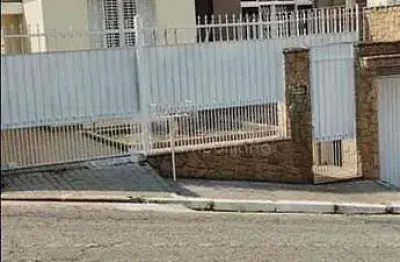 Vendo casa em ótima localização com 150 metros .  fica  a 600 metros do metrô parada inglesa.