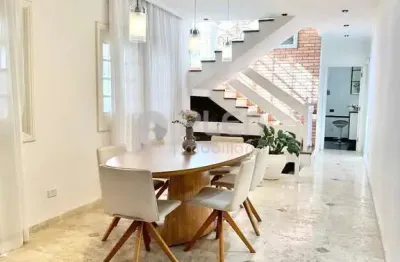 Sobrado na Vila Irmãos Arnoni com 4 Quartos e 3 Vagas, São Paulo, SP