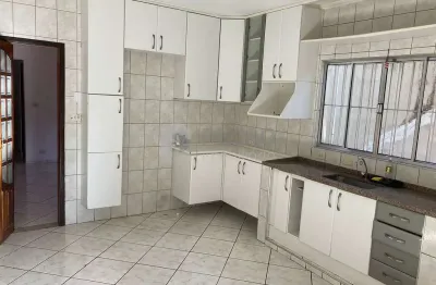 Casa com 2 quartos para alugar na Rua Flor de Maio, 33, Jardim Flor de Maio, São Paulo