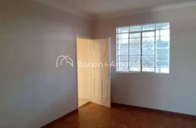 Casa com 4 quartos e 2 banheiros à venda, 242 m² por r$ 725.000