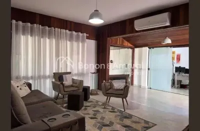 Casa com 3 quartos e 2 banheiros à venda, 148 m² por r$ 970.000