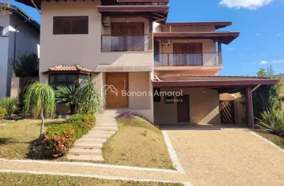 Casa moderna com área gourmet, piscina e acabamentos de alto padrão no condomínio em valinhos