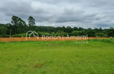 Terreno amplo com vista privilegiada em condomínio de alto padrão