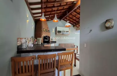 Casa térrea com mezanino e espaço gourmet no condomínio okinawa
