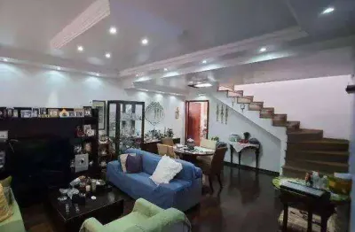 Super amplo sobrado com 3 dorm, edícula, depósito e ótimos armários