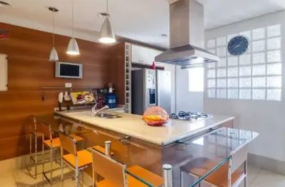 Espaço e sofisticação com 3 dorm, 1 suíte, lareira, terraço, 2 vagas.