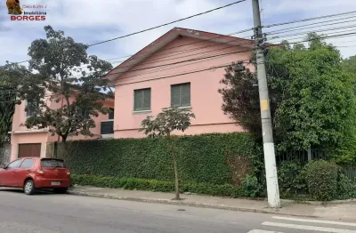 Excelente sobrado com 3 quartos e 2 banheiros  174 m²