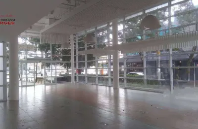 Loja comercial no brooklin com vãos livres,recepção,com garagem