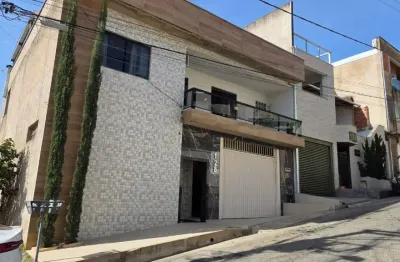 Casa triplex no ideal - conforto - ótima localização -ventilada