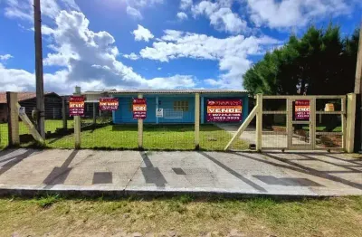 Casa a poucos metros do mar a venda na praia de presidente-imbé