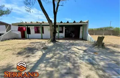 Casa de esquina com 2 terrenos beira-mar, praia de mariluz, litoral de imbé - rs.