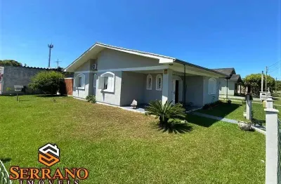 Belíssima residência próxima ao mar na praia de mariluz c em imbé