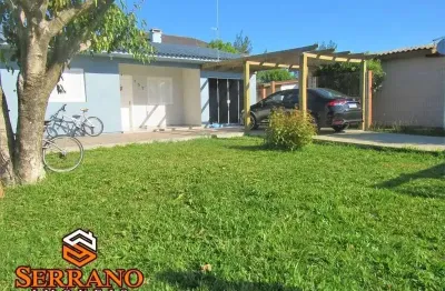 Bela casa com ótima localização. praia de mariluz b em imbé